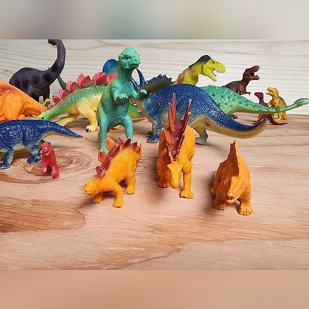 RARE COLLECTIBLE Lot Of 22 Dinosaurs BUNDLED MIX Variety JURASSIC PERIOD COLLECT